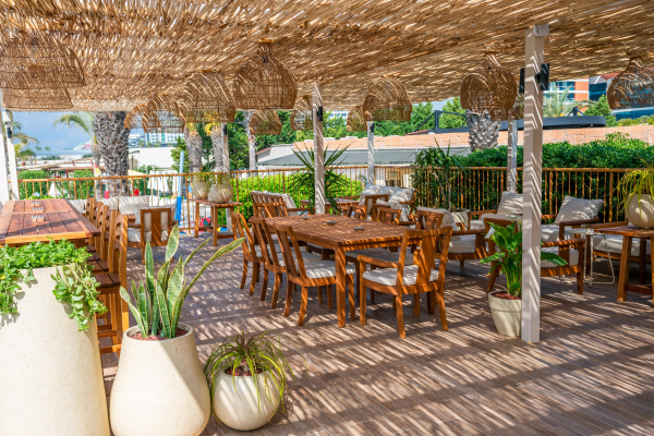 Liberty Lara Restoran Ve Barlar Lukka