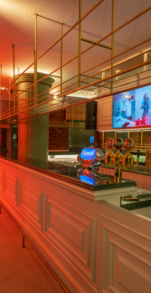Liberty Fabay Restoran Ve Barlar Sports Bar Right
