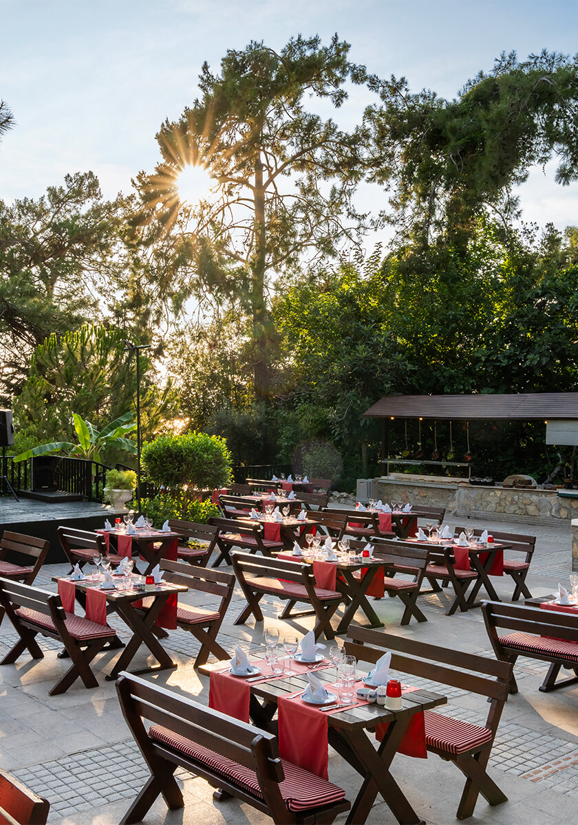 Pınara Restoran Geniş Plan 2X